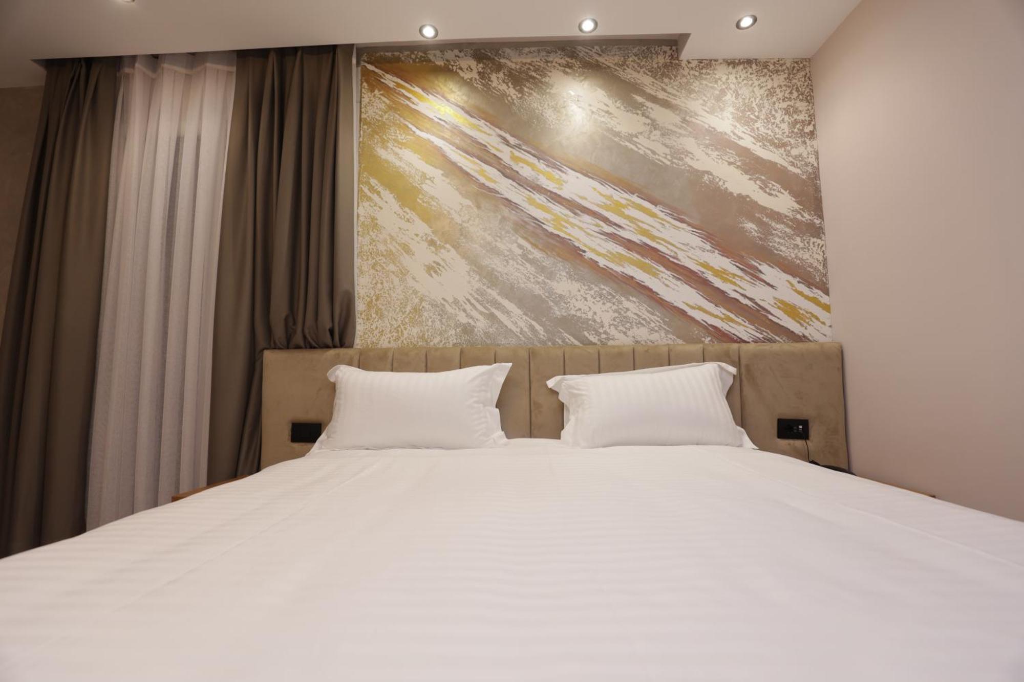 Residence Inn Tirana Esterno foto