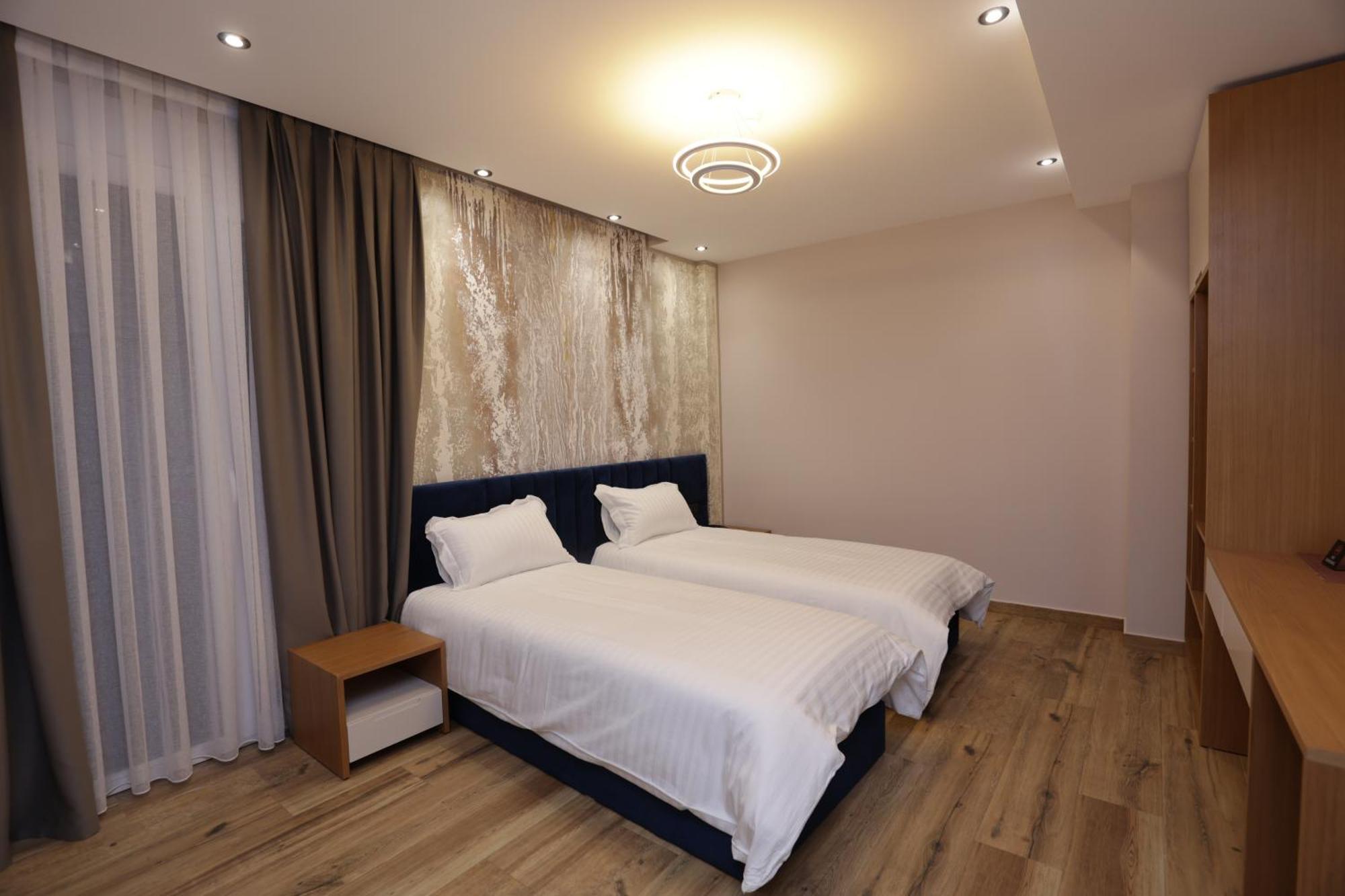 Residence Inn Tirana Esterno foto