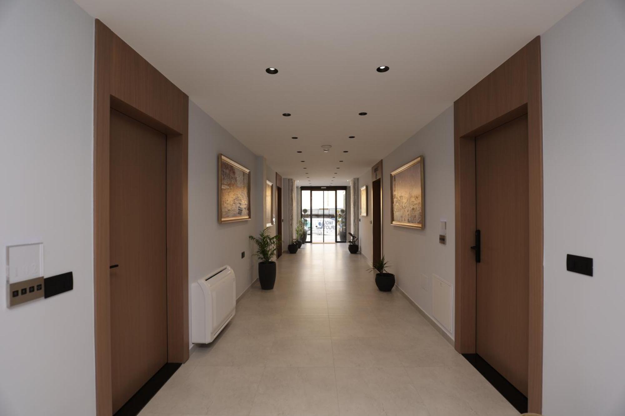 Residence Inn Tirana Esterno foto
