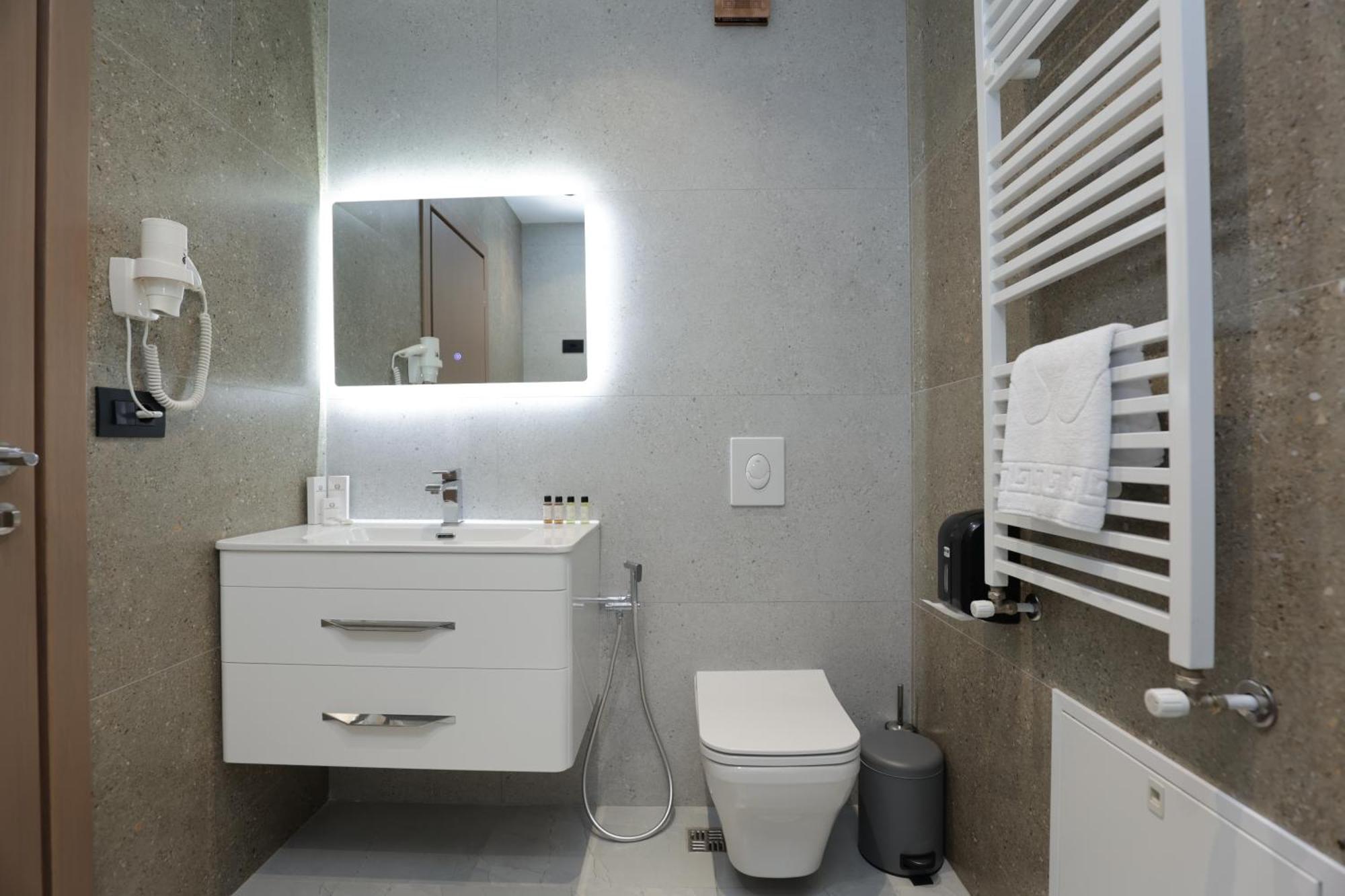 Residence Inn Tirana Esterno foto