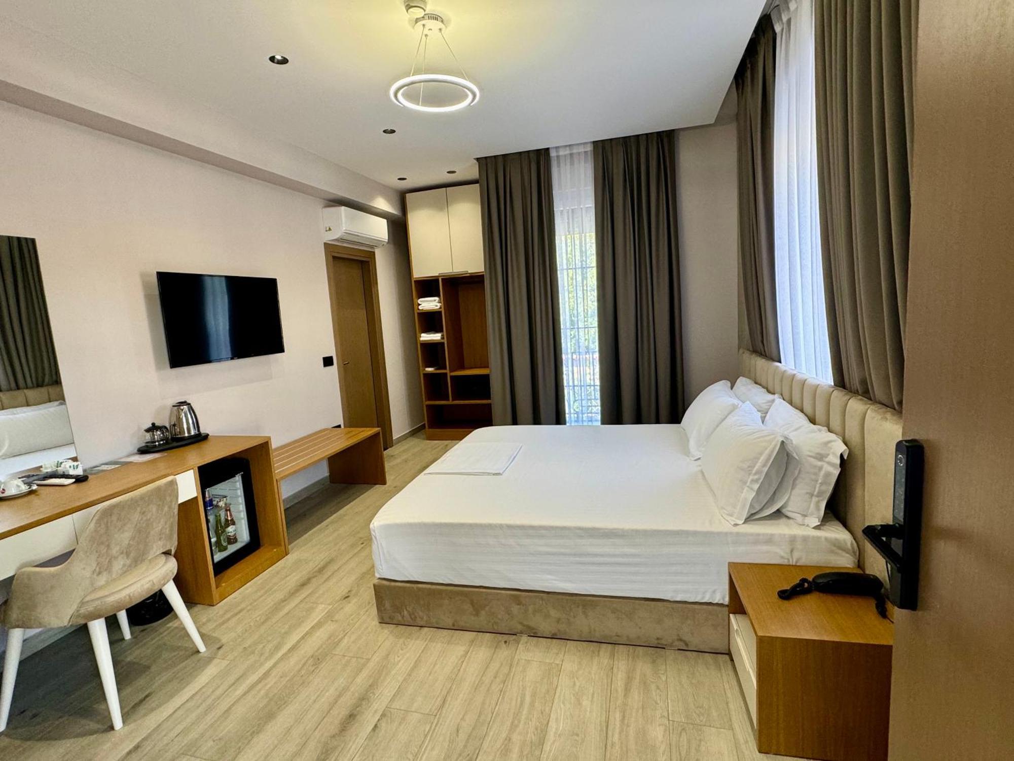 Residence Inn Tirana Esterno foto