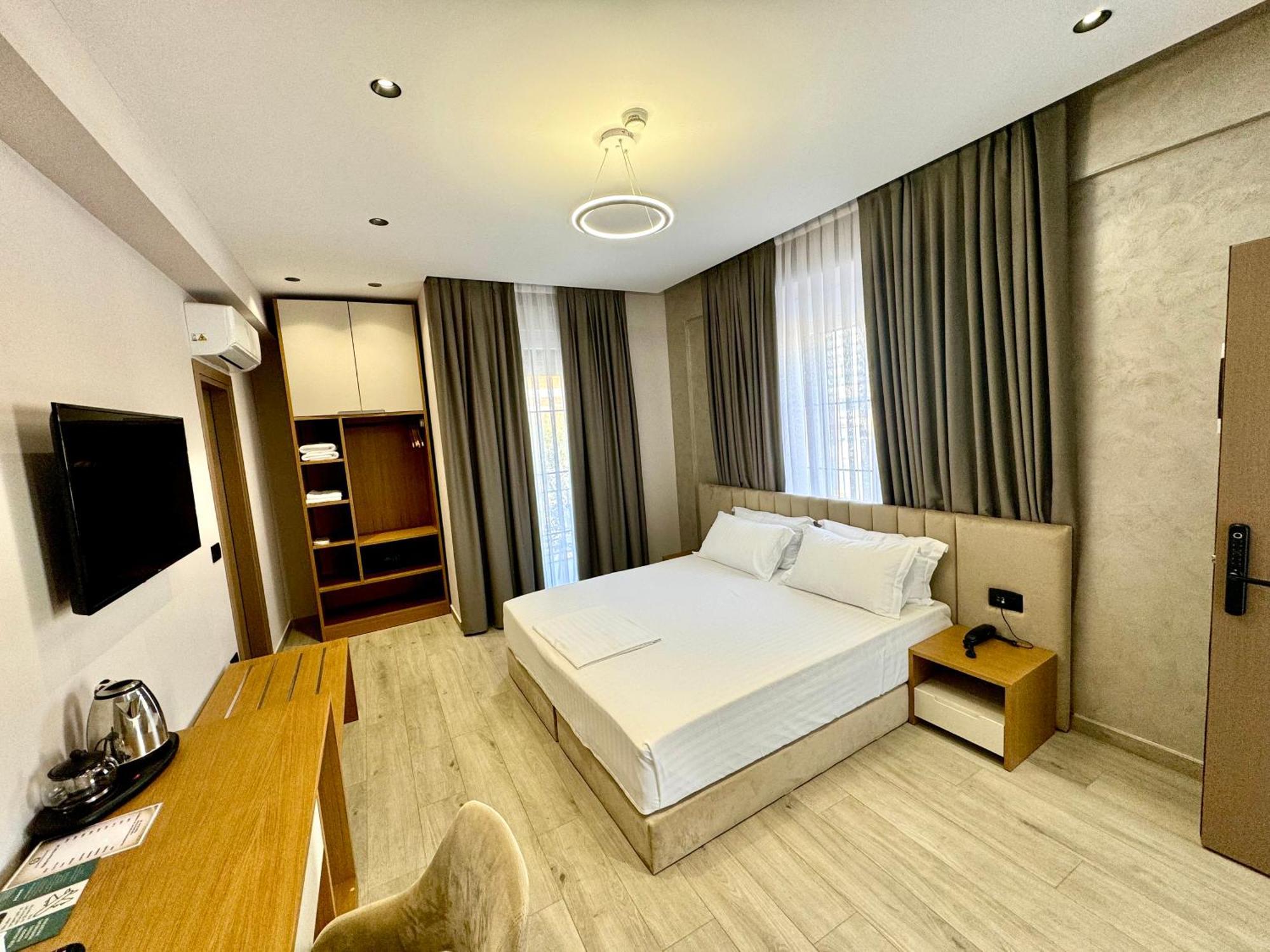 Residence Inn Tirana Esterno foto